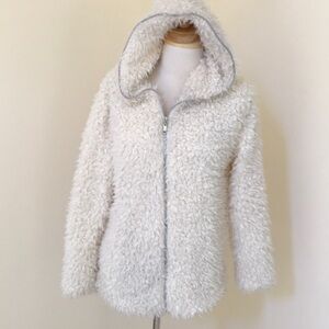 Yi meng yuan large cream fuzzy zippered hoodie